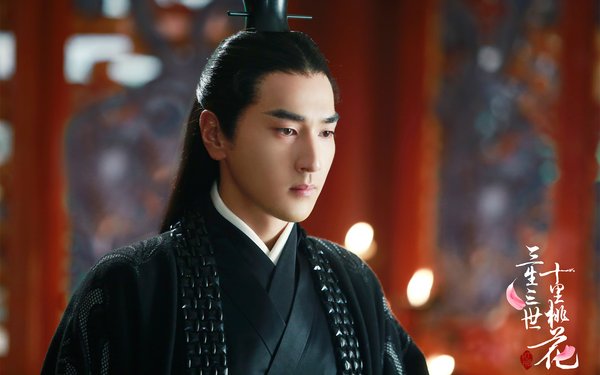 赵又廷高圆圆一家聚餐,女儿给父母喂饭,赵又廷一个动作暴露女儿奴属性