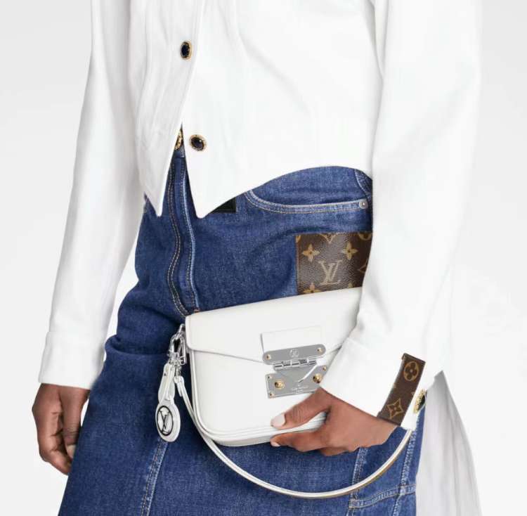 lv优雅女生,成熟稳重的lv女包