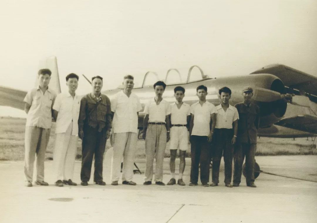 签了！民用初教6首单，雏鹰的常青之路