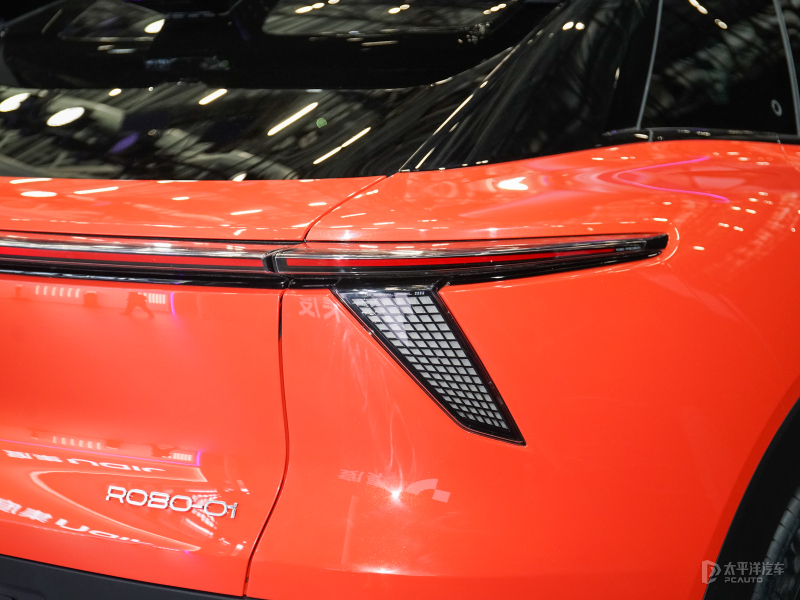 4.4t的宝马x5,4.4t的宝马x5m加多少号汽油