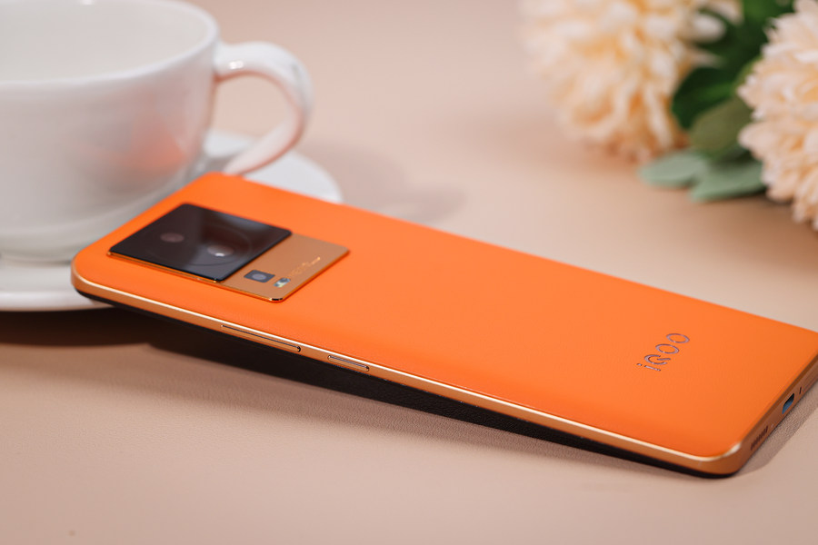 最近想换手机推荐两千左右哪款,换手机推荐2000左右