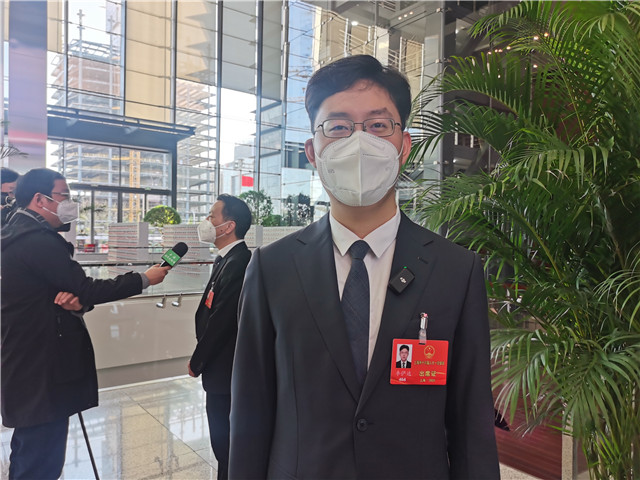 *会两**青声丨00后代表李俨达：以同龄人的视角，期待为大学生更充分更高质量就业增信息添渠道