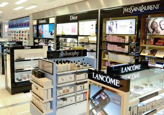 ​世界首富决心要把美妆代购“扫地出门”！涨价来了，还能“包治百病”吗？