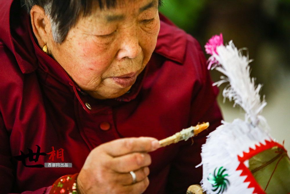 网络中国节·元宵·世相|“花灯”奶奶王蒲芳:手艺人更是“守艺人”