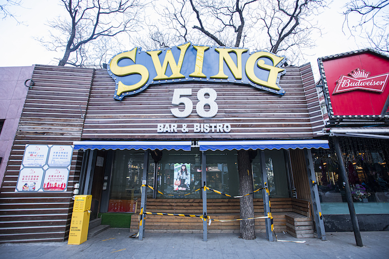 酒局散场门口,酒局离场