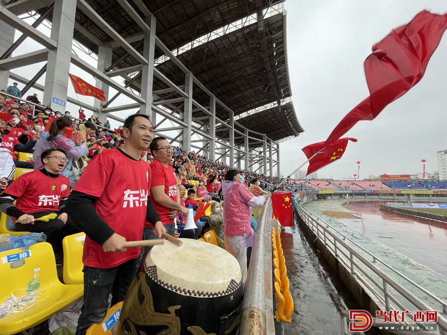 元宵节中国东兴vs越南足球比赛,中国东兴对越南芒街足球