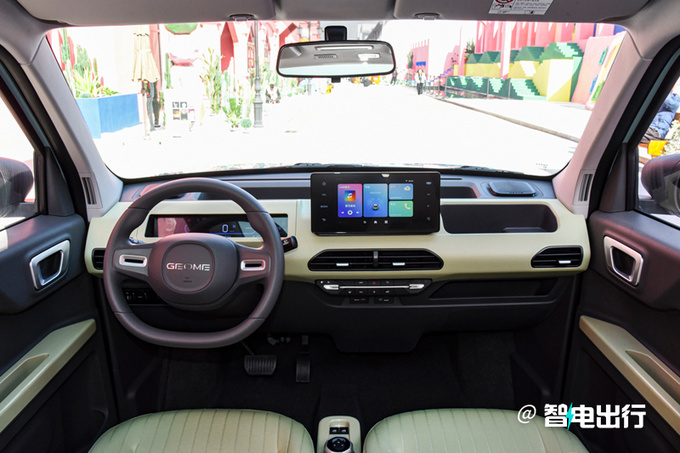 新款五菱宏光miniev曝光,吉利全新几何m2曝光竞争宏光miniev