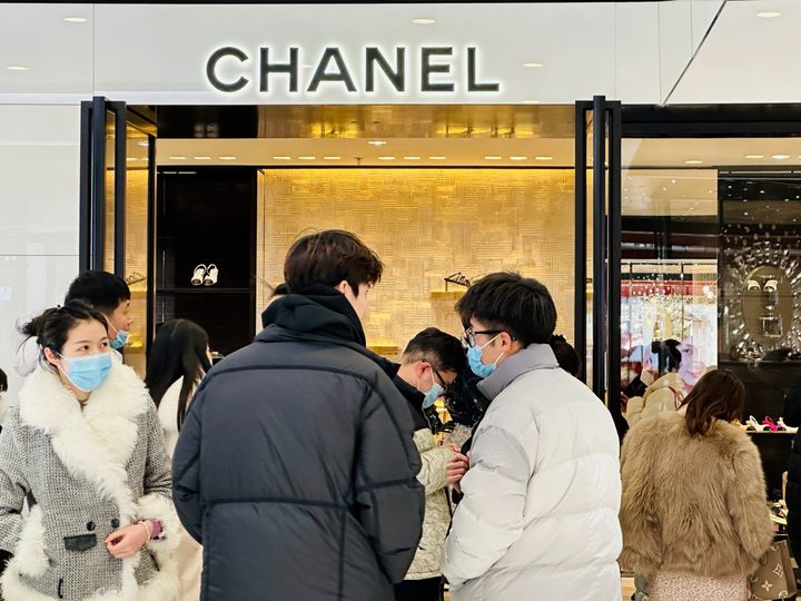 lv为啥一直涨价,lv涨价在哪里通知