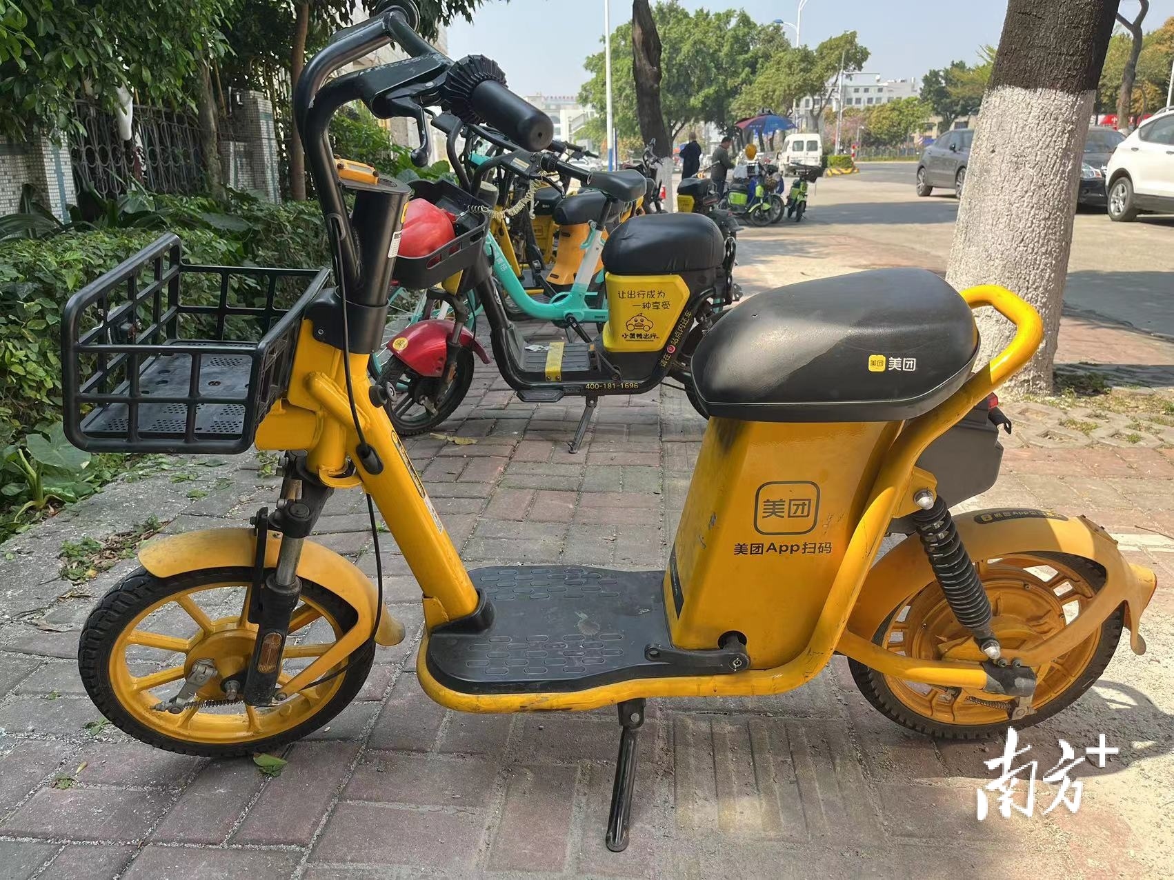 广州共享电单车到处乱停,广州共享电单车一夜不见了