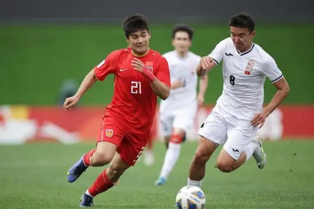 中国足球看河南,足球新疆国足世预赛