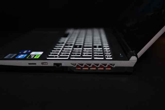 七彩虹将星x15-xs12代酷睿测评,13代酷睿i5rtx4050