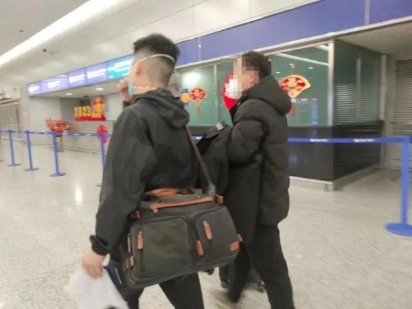 年薪20万工作每天12小时,8小时工作时间月薪2万的工作岗位