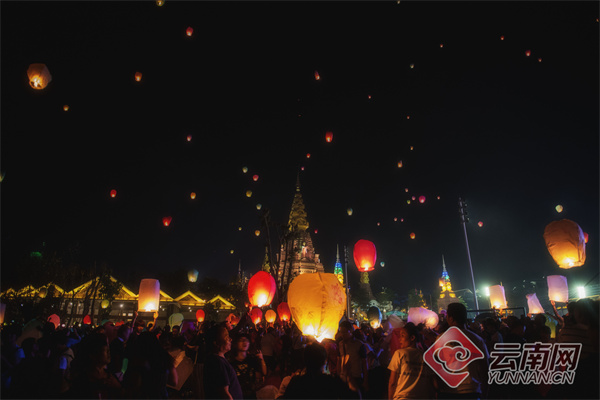 久违的一年一度泼水节,久违的泼水节