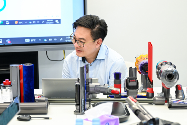 戴森最新款吸尘器能洗地,戴森吸地吸尘器真实测评