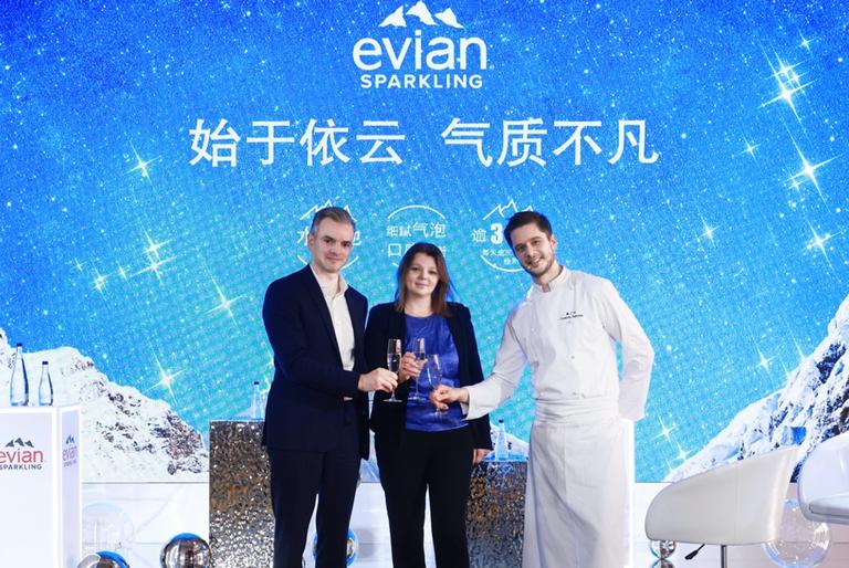 依云矿泉水高级感,依云天然矿泉水运动版