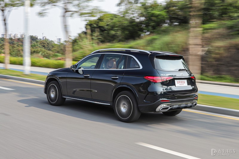 7.6秒破百实测2018款奔驰glc300,深度试驾奔驰glc300l2024款