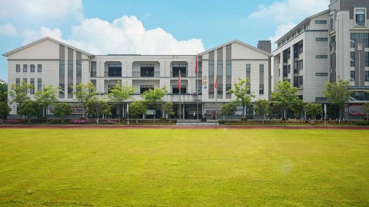 女儿上普高妈妈让孩子读职业高中,考上普高妈妈让去技校