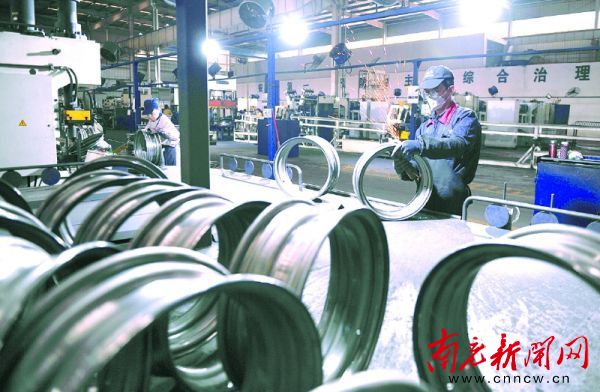 鍗楀厖鍚戝崡鍙戝睍,鍗楀厖鍚戜笢鍙戝睍