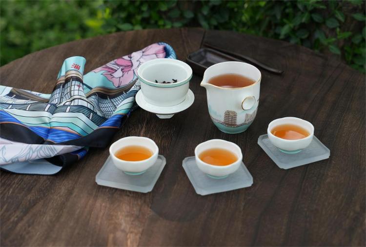 闆ㄨ繃澶╅潚浜戠牬妤蜂功,闆ㄨ繃澶╅潚浜戠牬鍑哄瑙嗛