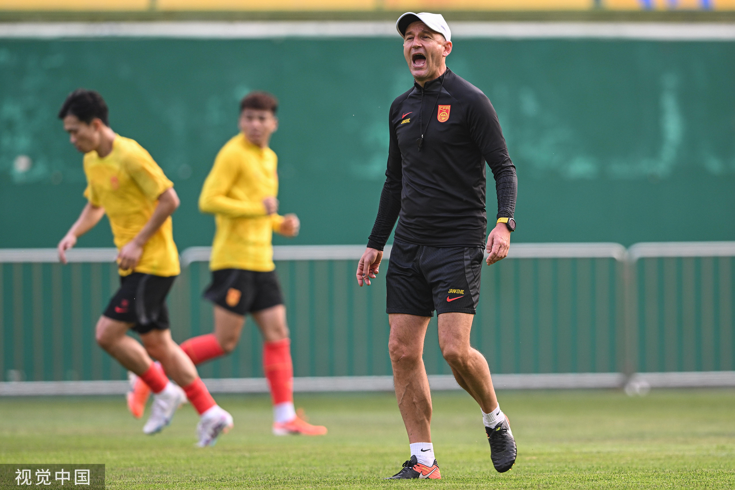 国家队为亚运队让路，“啃老”仍是中国男足无法回避的问题