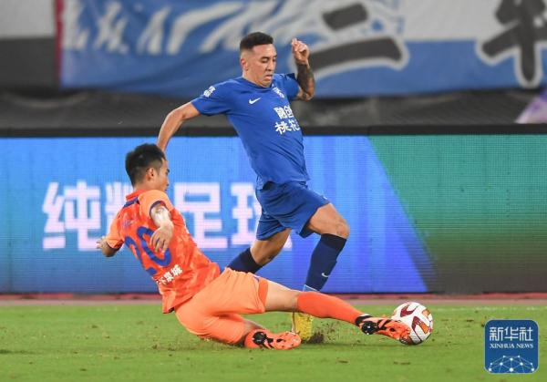 武汉三镇中超怎么升上来的,2022中超冠军三镇vs泰山