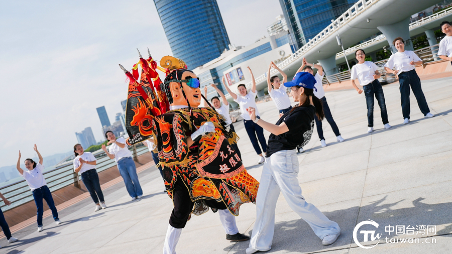 两岸原创广场舞,两岸原创广场舞展演举行