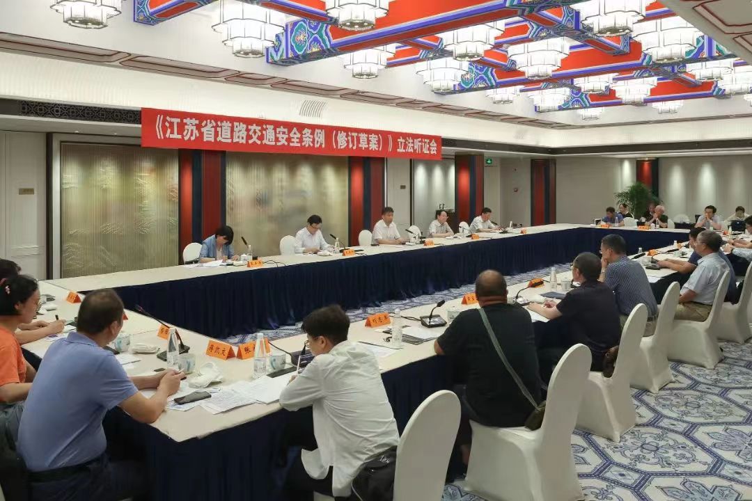 低速四轮电动车什么时候禁止上路,低速电动车四轮车能不能合法上路