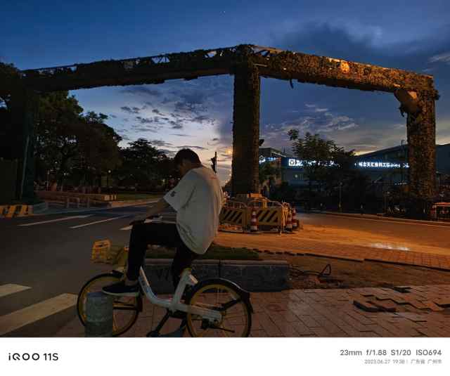 iqoo11s属于高端旗舰机吗,iqoo11s是旗舰吗