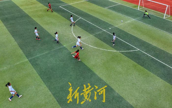 最美主场,小学女足足球比赛