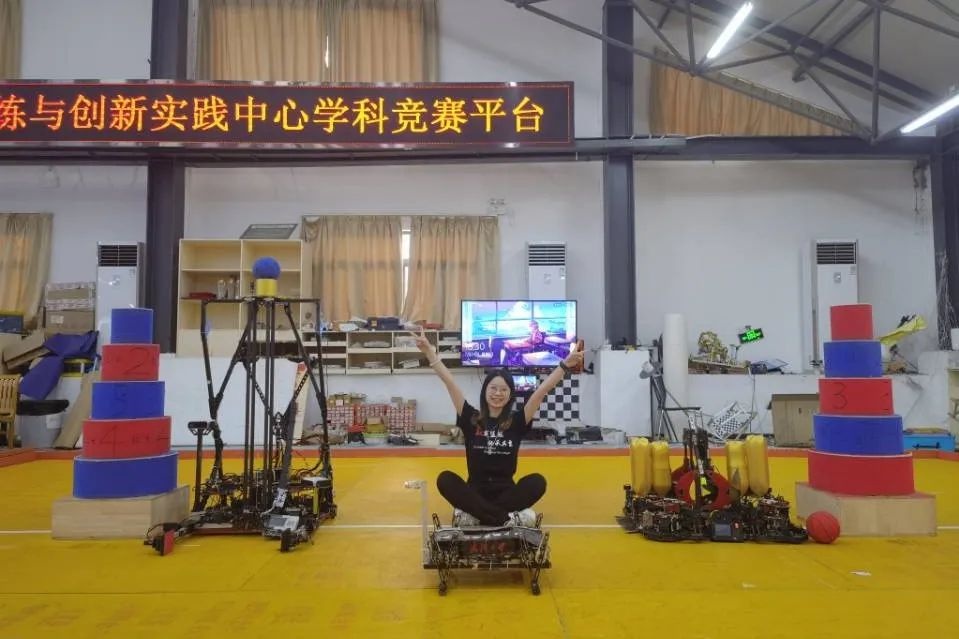 谁说工科女生不够酷？在武大学机械的她太飒！