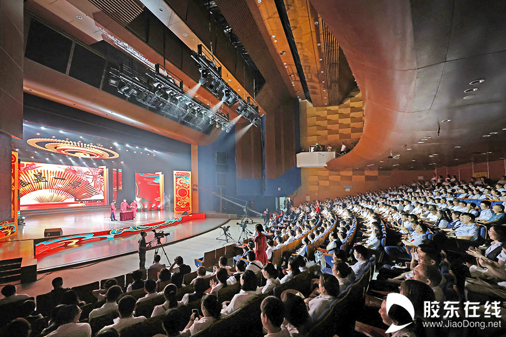 新梦想新跨越!烟台银行举行*党**建文艺汇演
