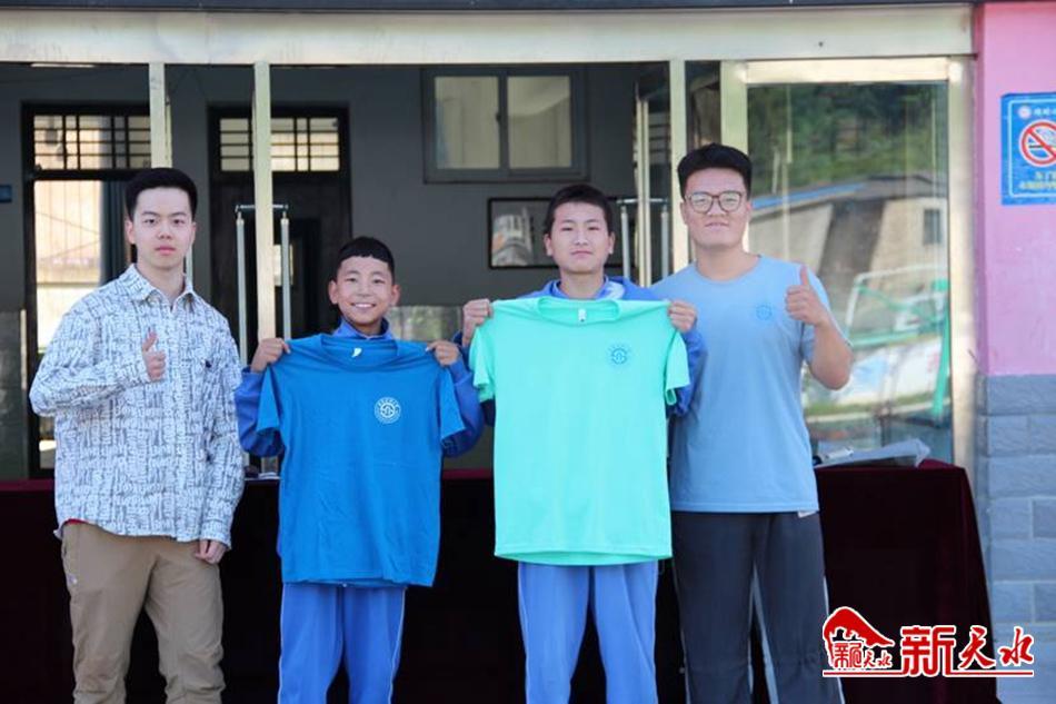 西南财经大学光华蒲公英实践队在秦州区娘娘坝中学开展暑期“三下乡”社会实践活动