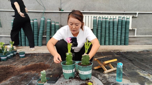 宁阳县商务局来张汪镇考察学习电商产业发展情况