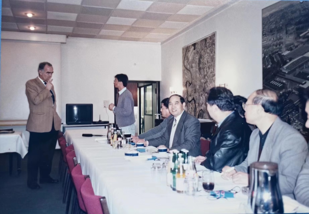 梦圆云端开驾校，青岛军休干部办了15年《驾驶爱好网》公益网站