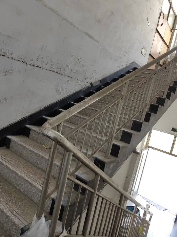 藏在杭州西溪湿地一家书店,杭州藏在仓库的二手书店