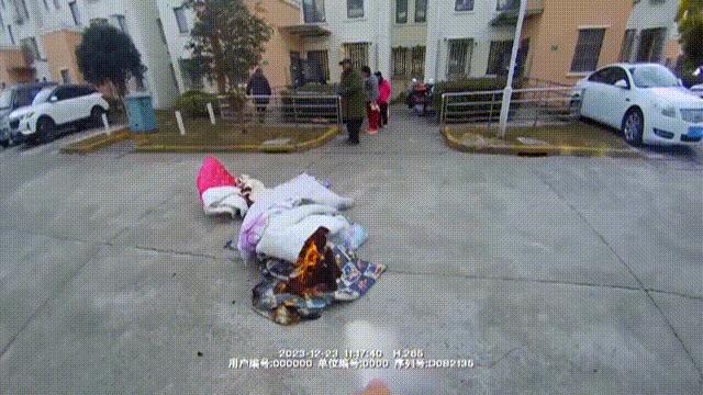 家用电热毯起火原因,老人电热毯起火