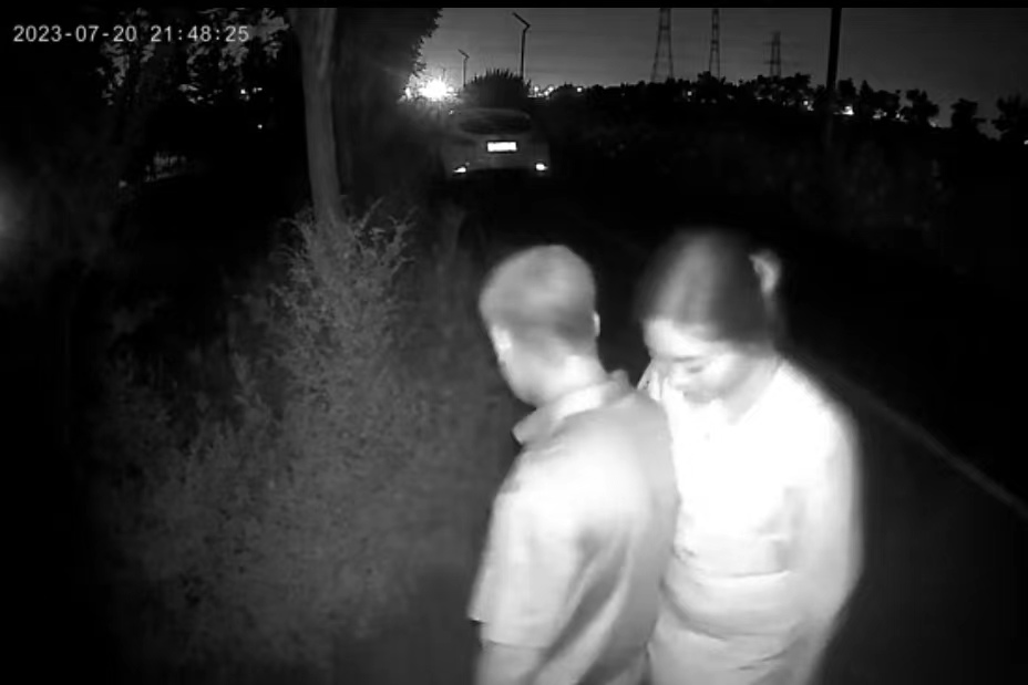 男子实名举报妻子出轨校长,男子曝妻子出轨校长