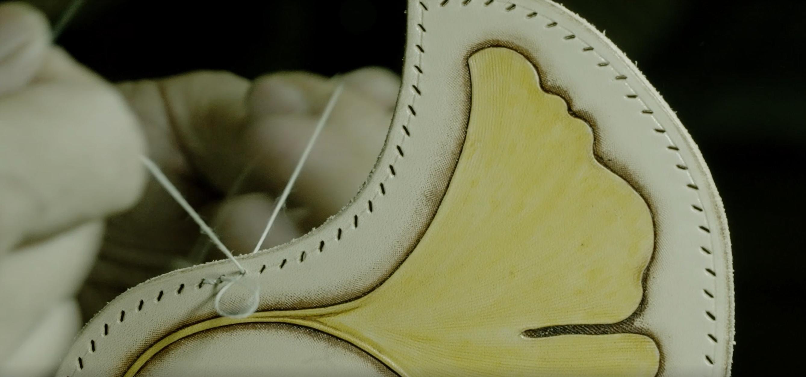 山海间有答案|雕一片叶——皮雕技艺