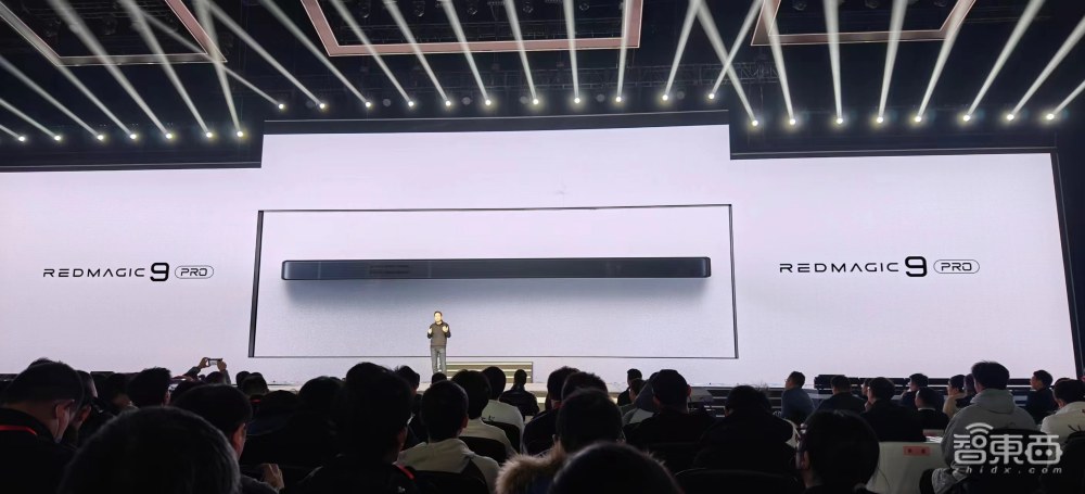 AI大模型落地游戏手机！红魔9Pro续航破9小时，全球首个5000分区MiniLED显示器