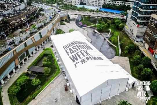 深圳时装周2024春夏系列启幕,北京时装周weekup潮流展